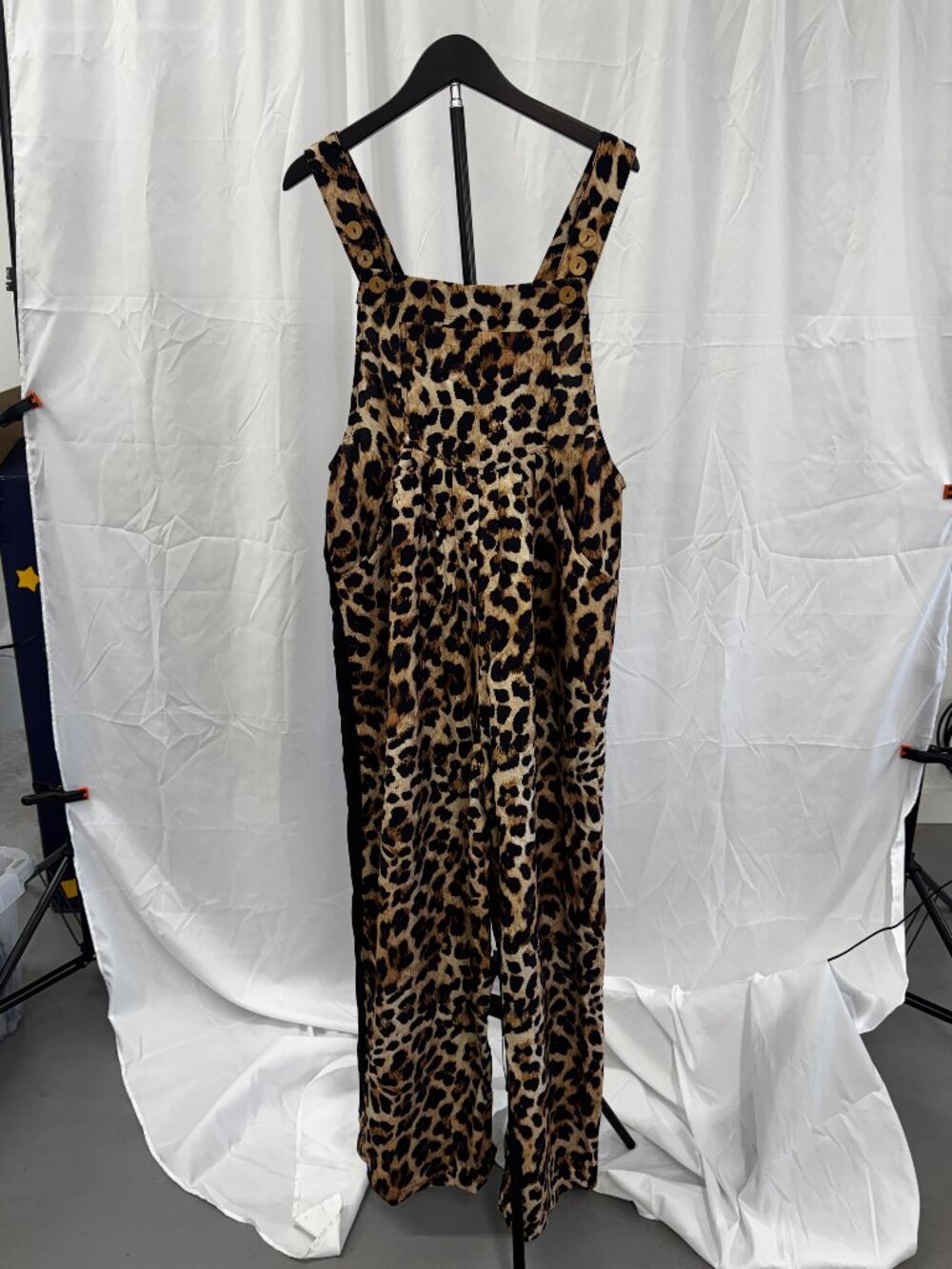 NWT eesome Leopard Print Overalls Tan Black Side Stripes Sz L